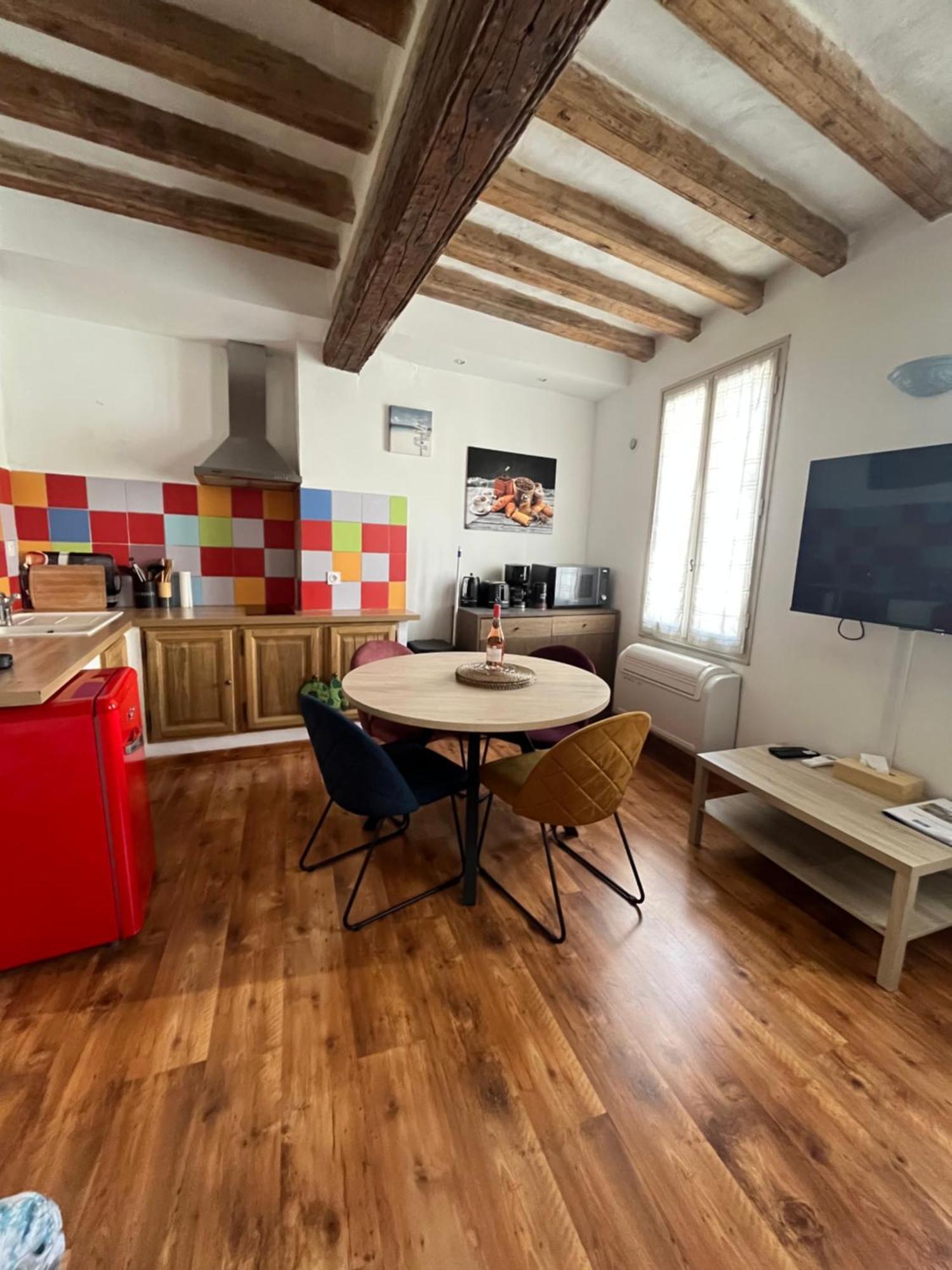 Logement Studio Avec Vue Sur Le Centre Historique Л'Иль-сюр-ла-Сорг Экстерьер фото
