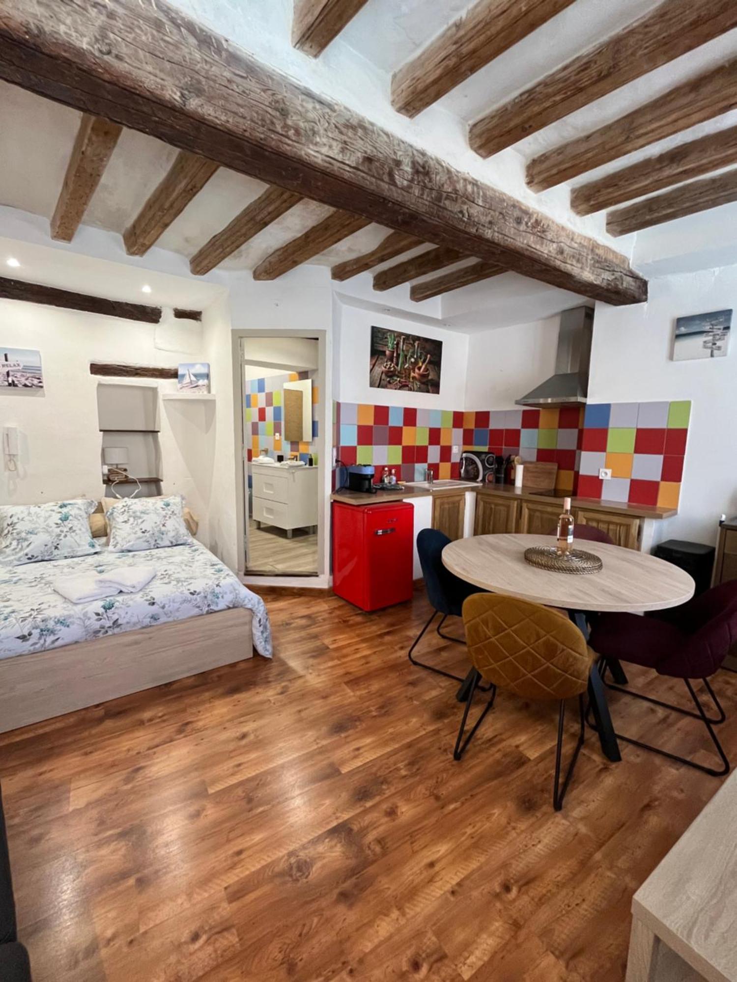 Logement Studio Avec Vue Sur Le Centre Historique Л'Иль-сюр-ла-Сорг Экстерьер фото